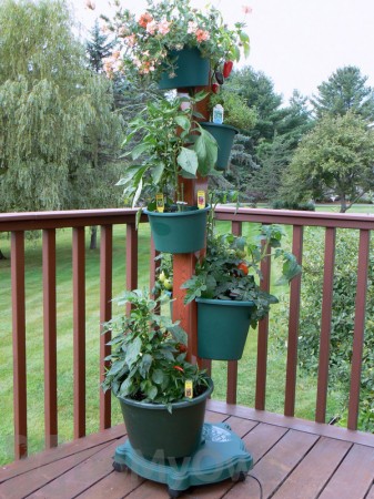 My Garden Post Vertical Growing System With Drip Irrigation - Hunter Green