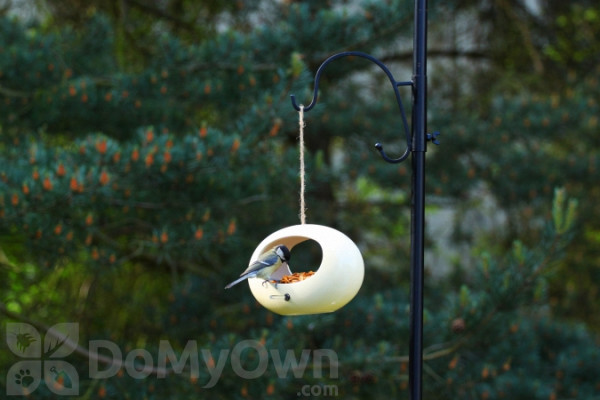 PineBush Country Cream Ceramic Bird Feeder 6 in. (PINE30200)